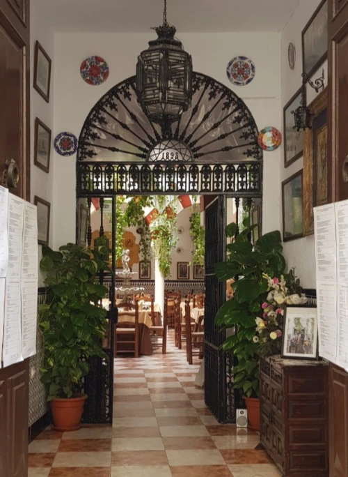 1529758938923.jpeg?type=w773