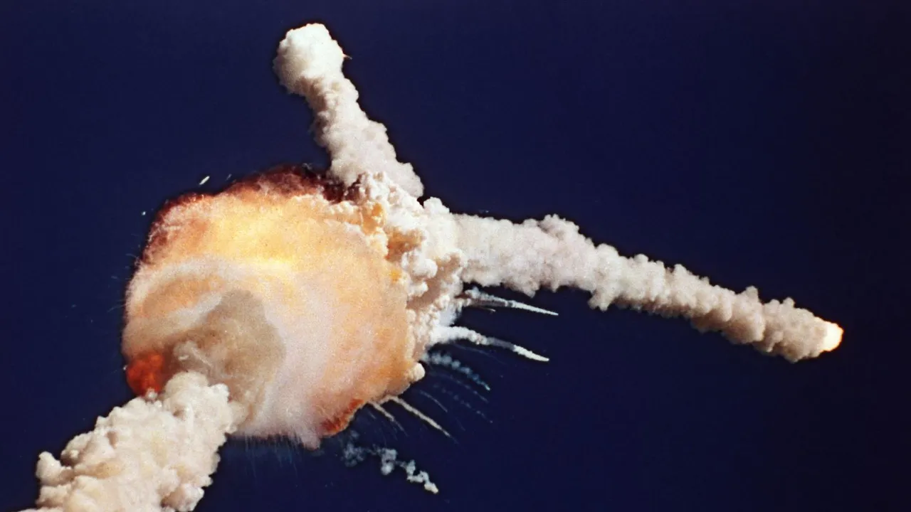 200128114911-01-space-shuttle-challenger-restricted.jpg?q=x_48%2Cy_0%2Ch_1622%2Cw_2882%2Cc_crop%2Fh_833%2Cw_1480