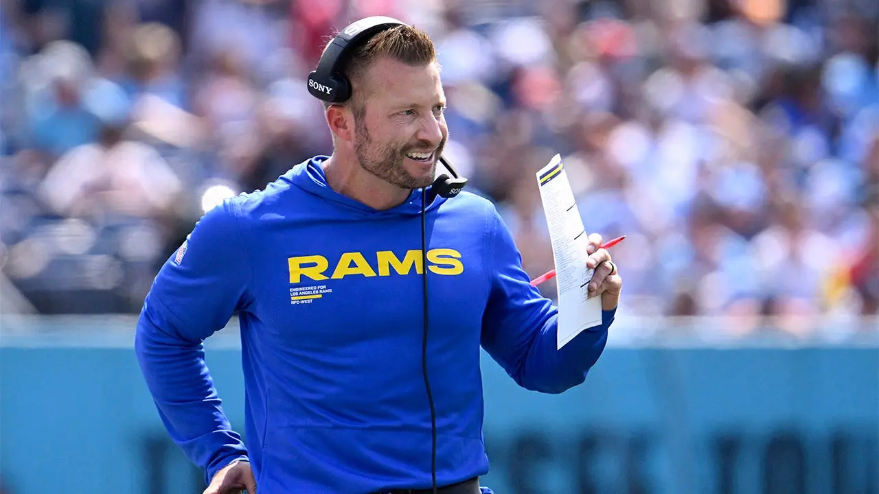 rams-sean-mcvay-calls-play-titans.jpg?ve=1&tl=1