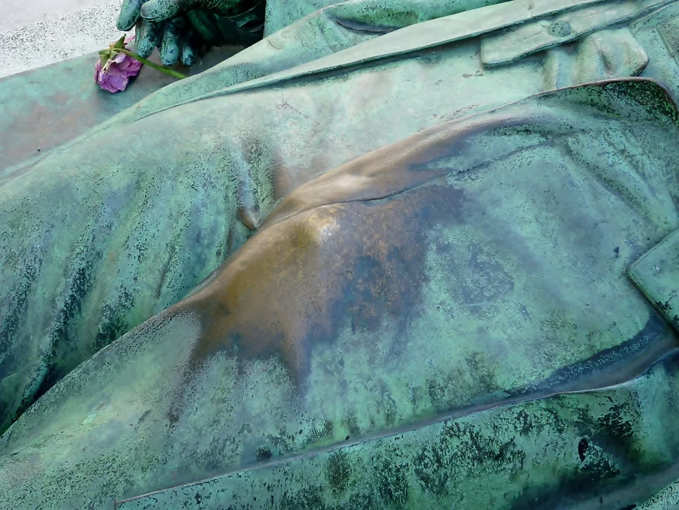 Paris_SEPT2011_Pere_Lachaise_Cemetary_Victor_Noir_2_rubbed.jpg?type=w966