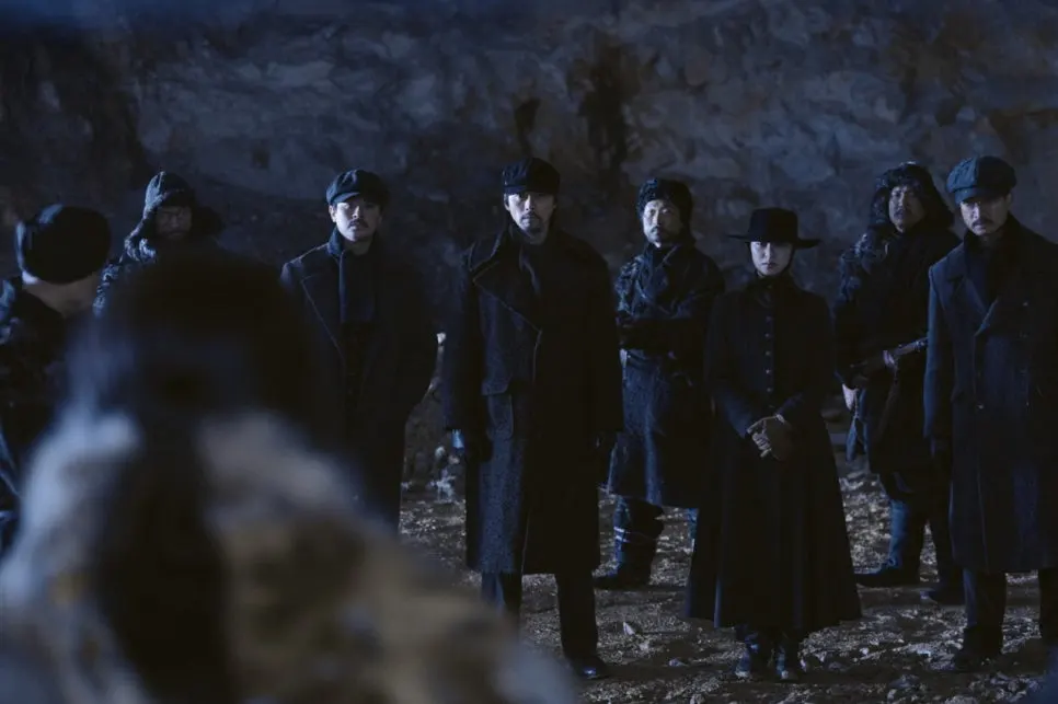 %ED%95%98%EC%96%BC%EB%B9%88_%EB%8F%85%EB%A6%BD%EA%B5%B0.jpg?type=w966