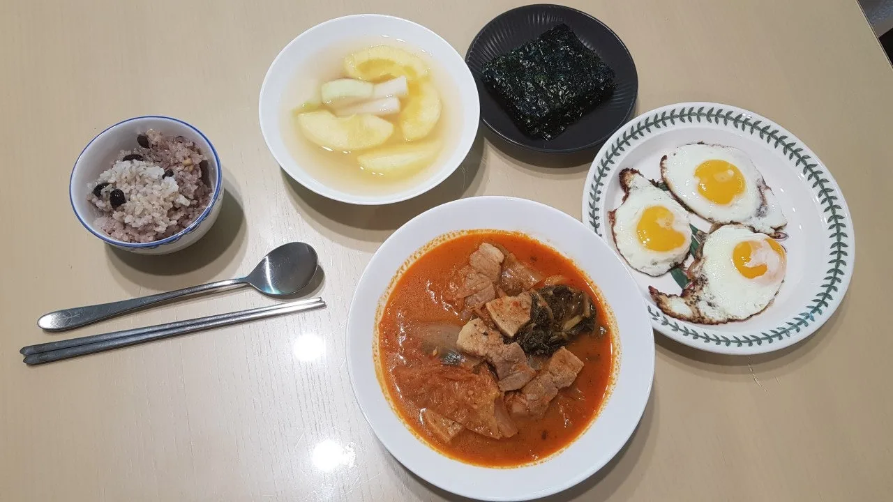 4_0fhUd018svc1i26j92buhfme_1h7xag.jpg?type=e1920_std