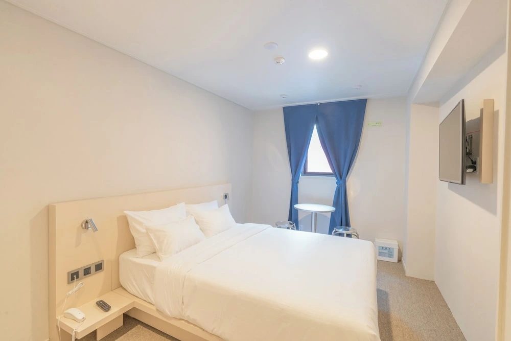 3_서울혼자여행_호텔 명동장 (2).jpeg