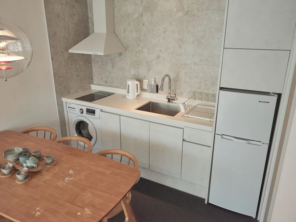 1_서울스파숙소_UH 스위트 더 명동 (2).jpeg