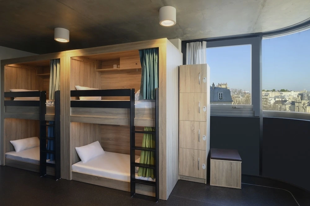 파리1인숙소 메인3.jpeg