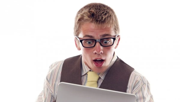 nerd-tablet-geek-surprise-shock-disbelief-600x341.jpg