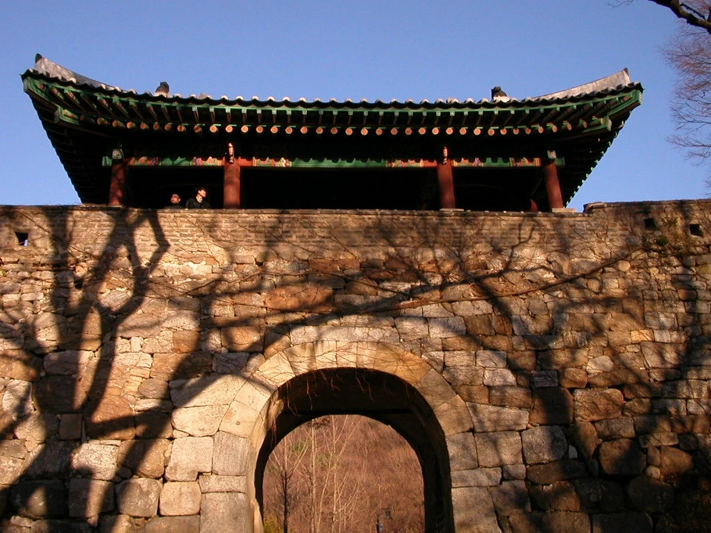 산성 내 9개의 절 중 유일하게 온전히 남아있는…