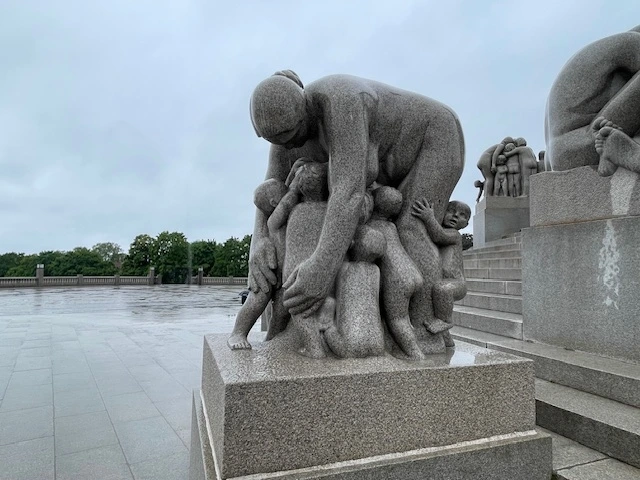야망과 욕망 사이