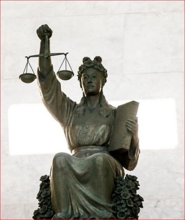 20화 오래된 만화 속, 눈이 없었던 정의의 여신