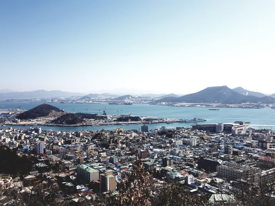 산과 같은 바다가 그곳에 있다.