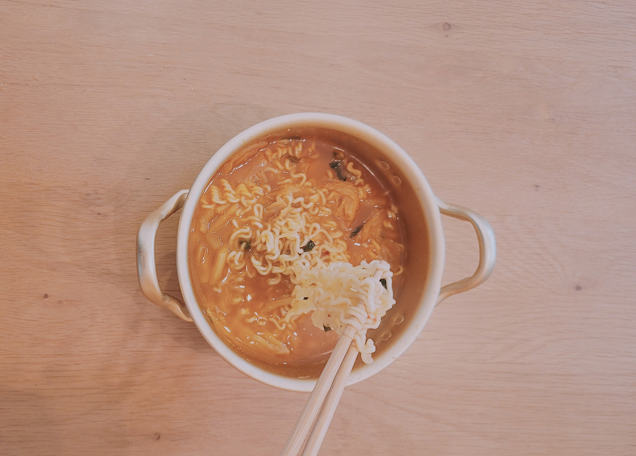 김치라면, 엄마 몰래 먹던 그 맛