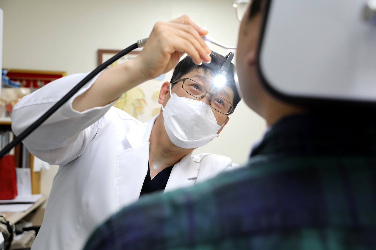 Dr. Choi Ik-soo, ENT Specialist