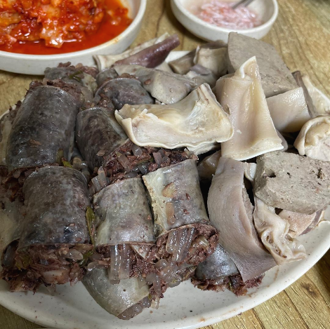 순댓국을 못 먹습니다.