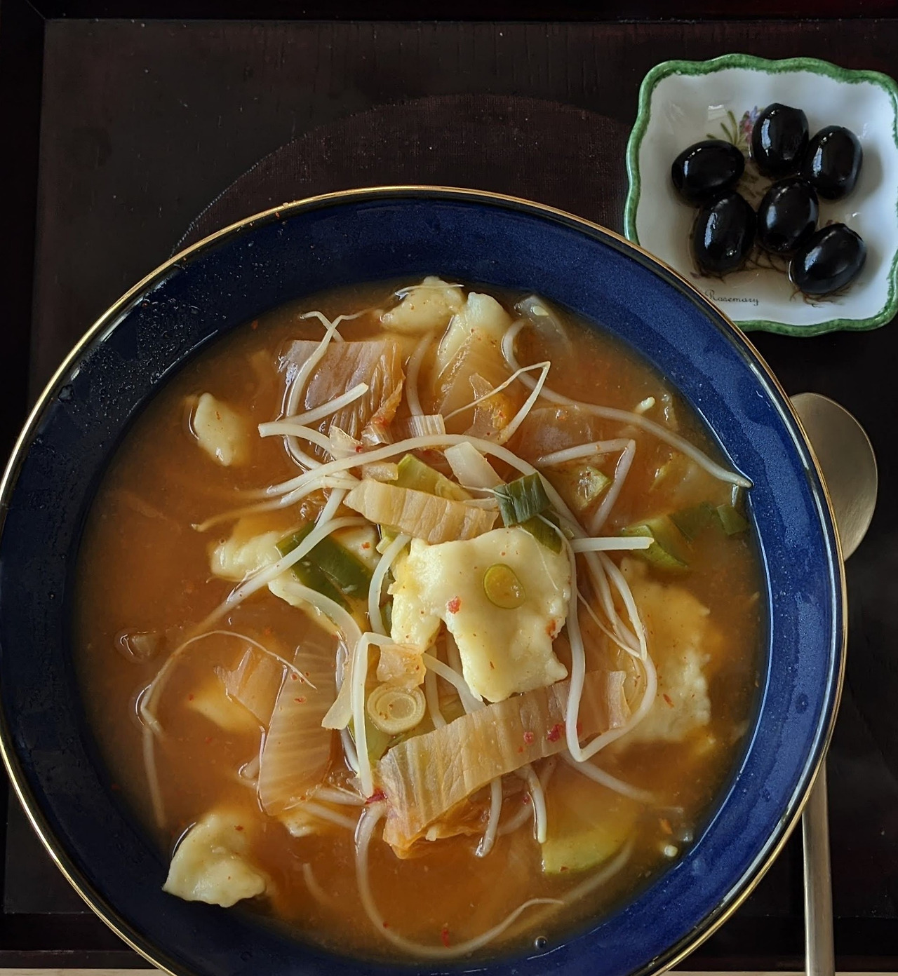 아들, 이제 엄마 칼국수 몬하겄다