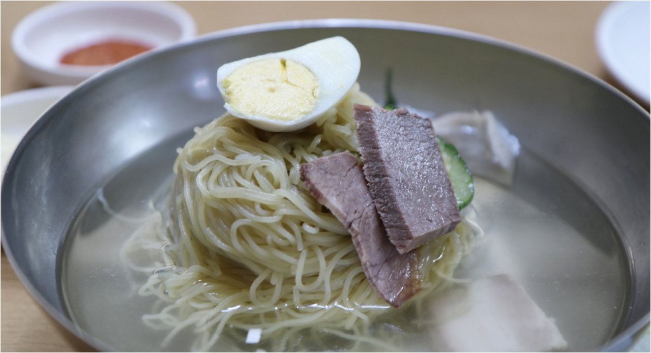 평양냉면 vs 함흥냉면, 냉면의 왕좌를 겨루다
