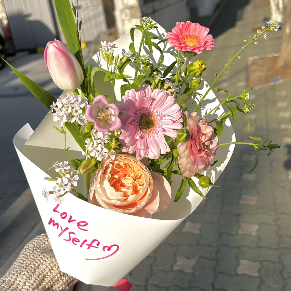 꽃은 좋은데, 꽃 집은 부담스러워 꽃은 좋은데, 꽃 집은 부담스러워 