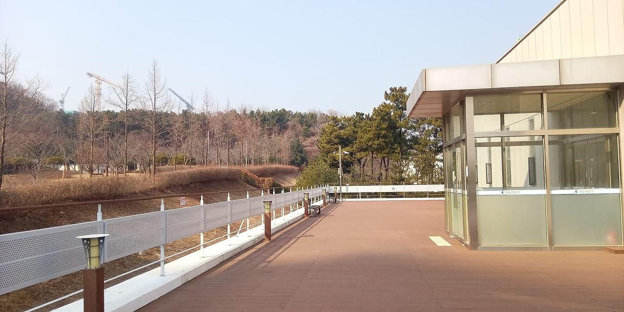 일요일 영종하늘도서관에서....
