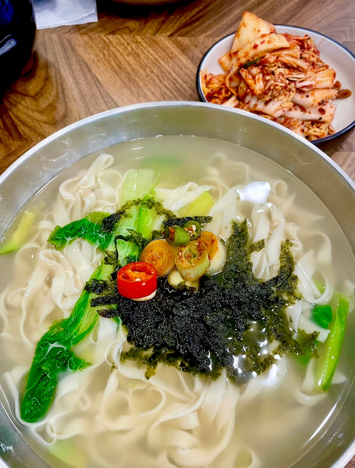 오늘 같은 날씨에 칼국수를 먹어야 하는 이유