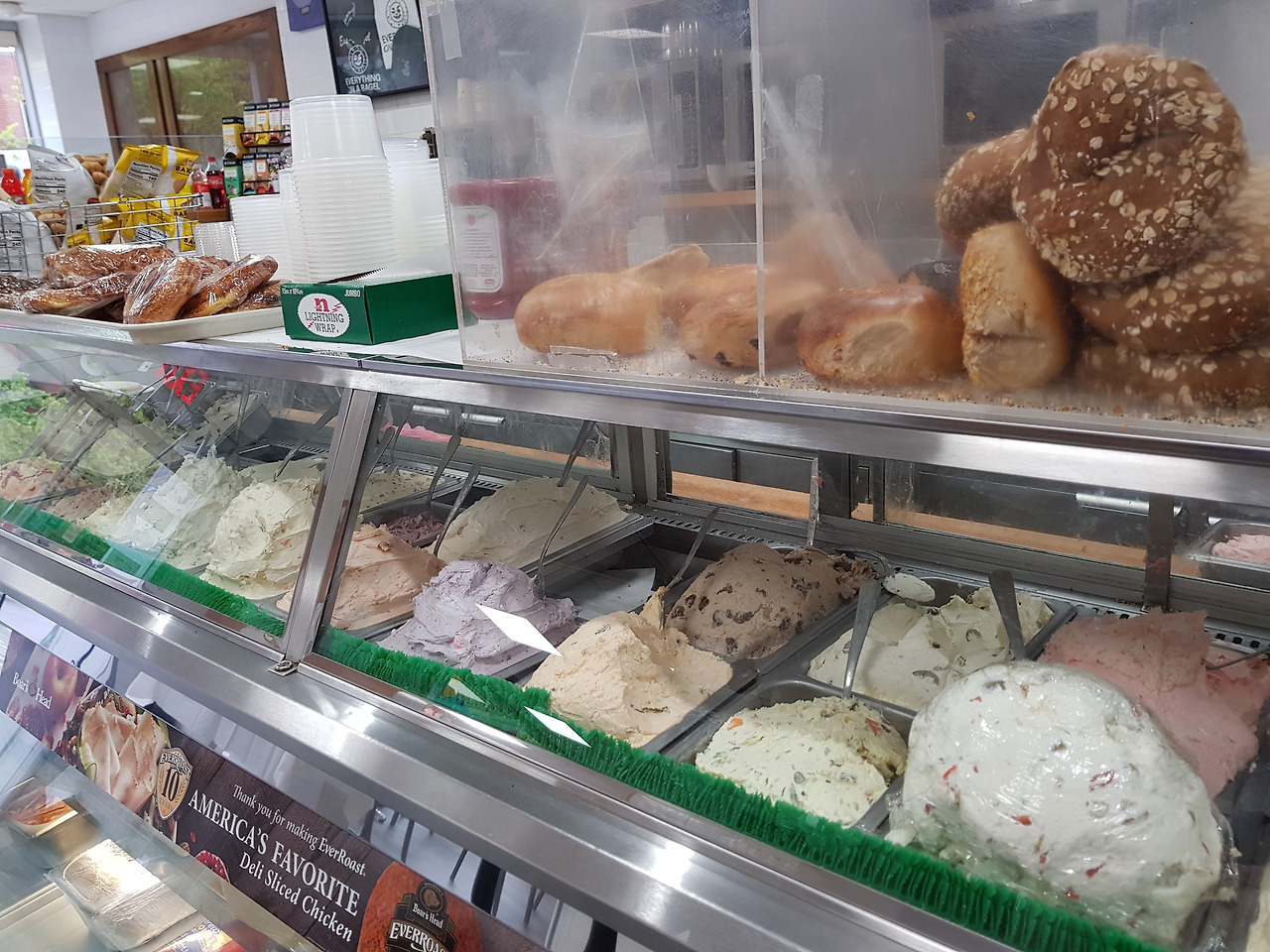 Rise to the Occasion: Why You Can't Miss New York's Iconic Bagels - News Directory 3