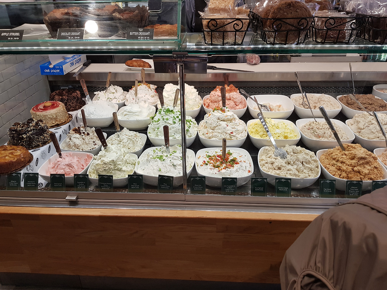 Rise to the Occasion: Why You Can't Miss New York's Iconic Bagels - News Directory 3