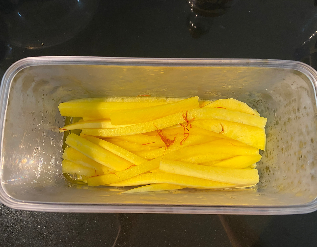 노랑단무지 이미지