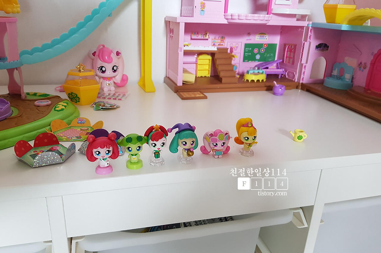 요즘 아이들 사이 유행하는 캐치 티니핑, 부모에게는 캐치 파산핑~