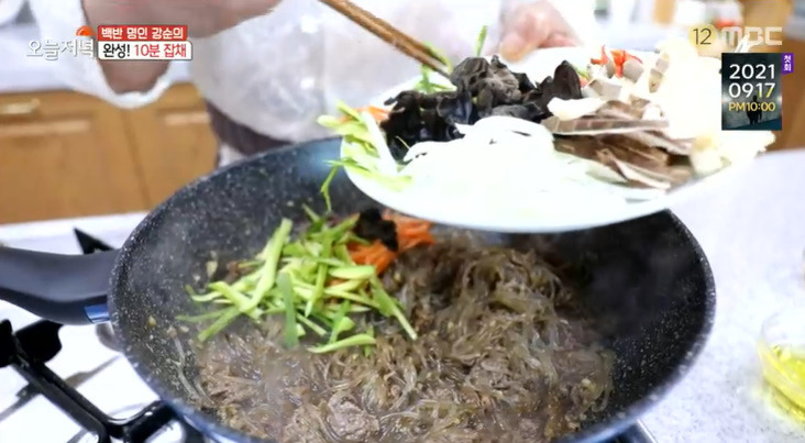 오늘저녁 10분 잡채 레시피 만드는법 - 백반 명인 강순희 추석 한상 차림 8 ywAAAAAAQABAAACAUwAOw==