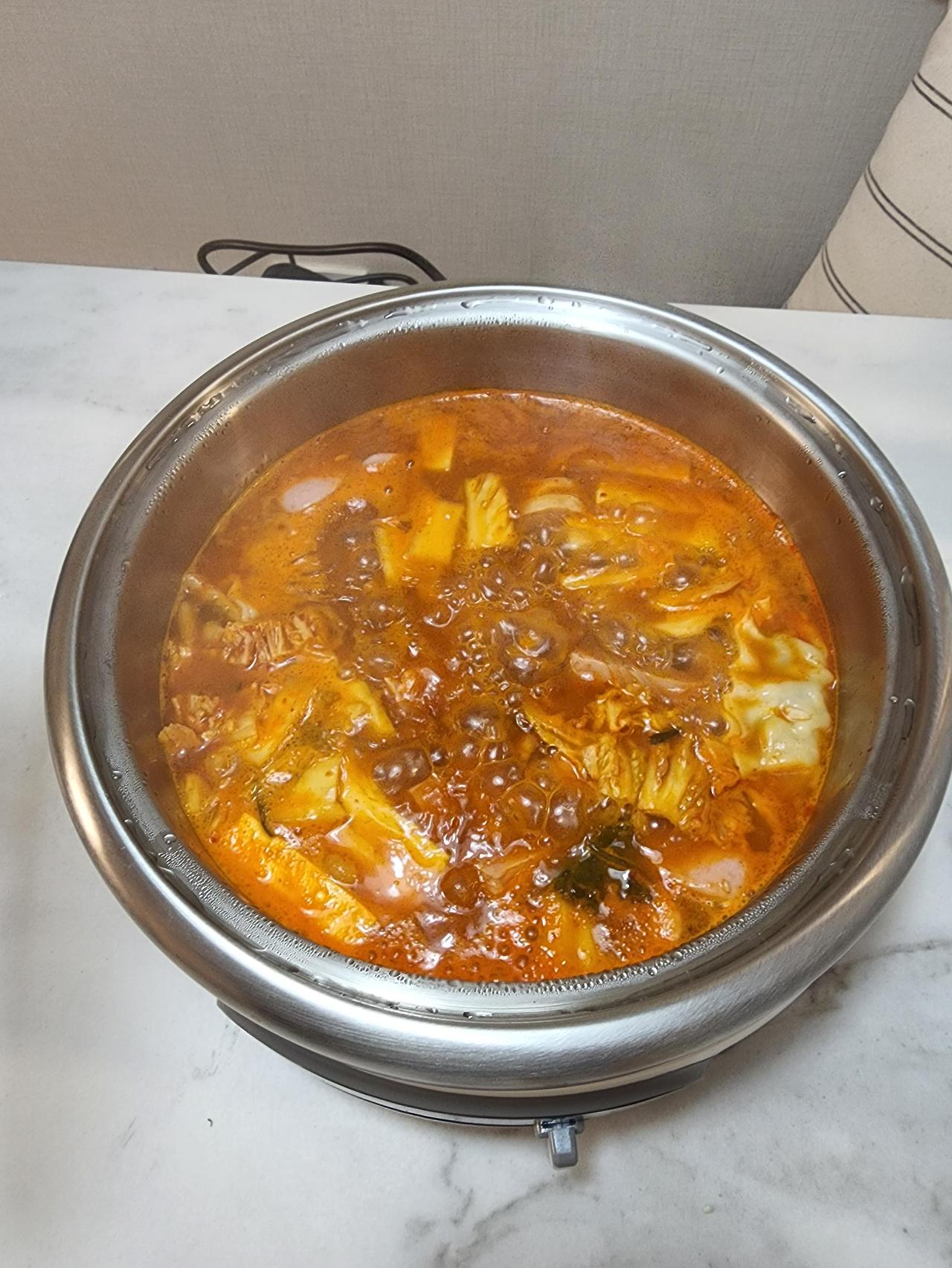 락앤락 멀티스텐쿠커와 함께 맛있는 부대찌개(다담 부대찌개 양념) 10 ywAAAAAAQABAAACAUwAOw==