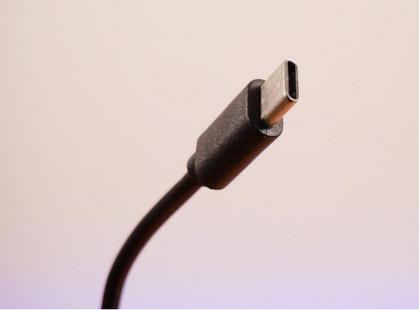 사우디아라비아, 2025년부터 모든 전자 기기에 USB-C 충전 포트 사용 의무화 1 ywAAAAAAQABAAACAUwAOw==