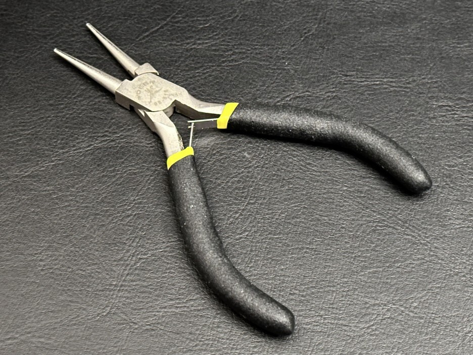 볼엔드 뺄때는 Needle Nose Plier