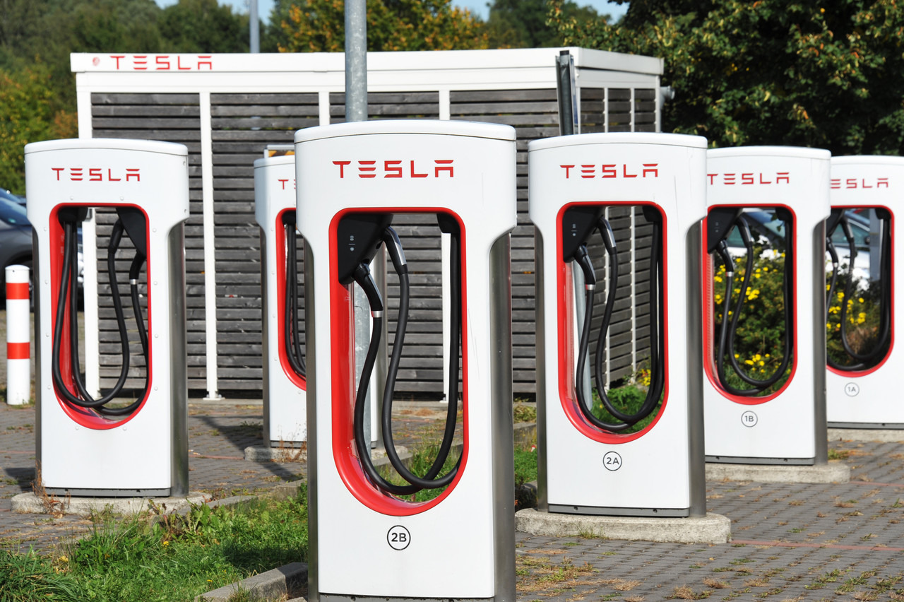테슬라(Tesla), 북미 전역의 EV 충전표준 강자로 부상 3 테슬라(Tesla), 북미 전역의 EV 충전표준 강자로 부상
