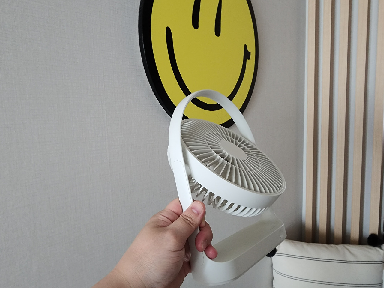 캠핑에서도 쓸 수 있는 엔퍼센트 무선 미니 써큘레이터 겸 선풍기 7 ywAAAAAAQABAAACAUwAOw==