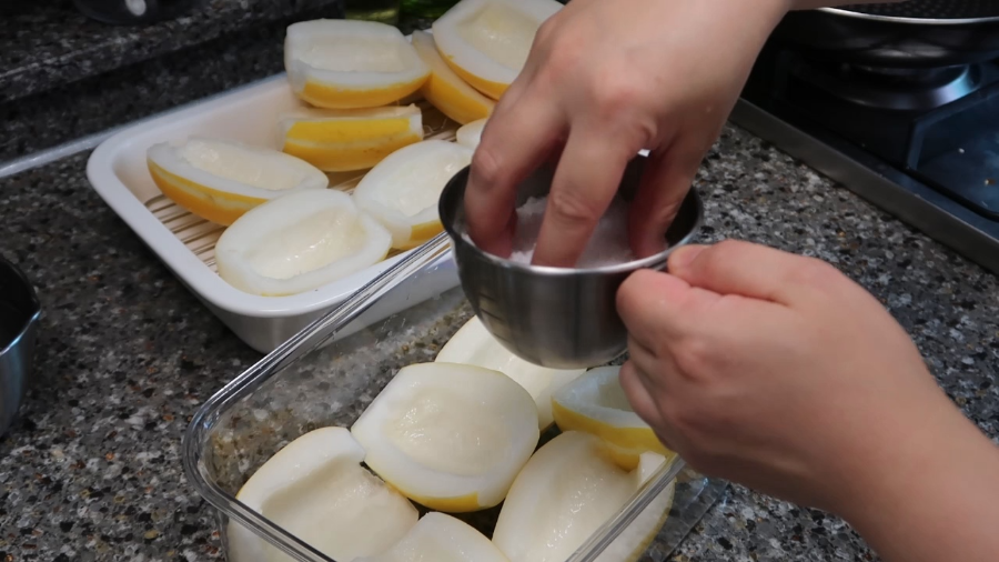 참외장아찌 만드는 방법 아삭아삭 식감이 좋은 여름 장아찌 황금레시피 26 참외장아찌-황금레시피-참외손질