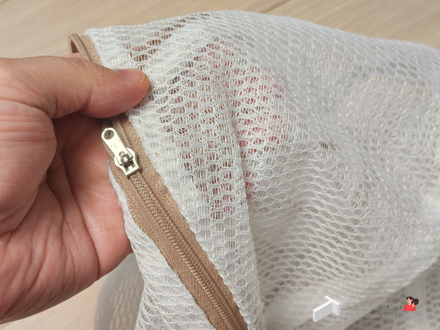 세탁망 제대로 알고 쓰자. 올바른 세탁망 사용법 및 교체시기 꿀팁 3 올바른 세탁망 사용법