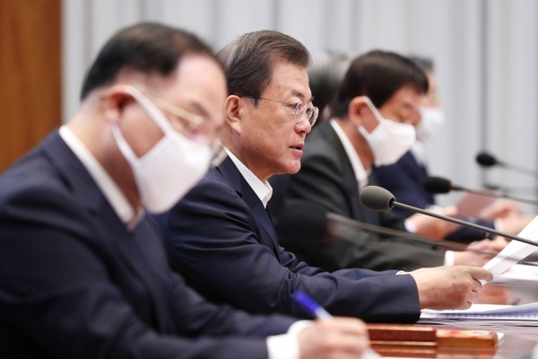 4차 지원금 오늘 결론 낼까?.."1인당 900만원"vs"나랏빚 1000조" 2 ywAAAAAAQABAAACAUwAOw==