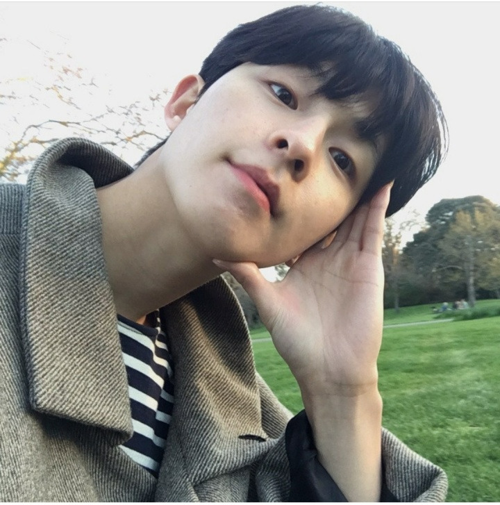 홍경 프로필 나이 키 학력 가족관계