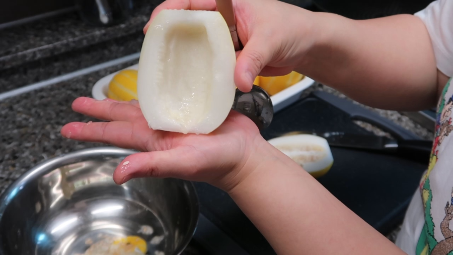참외장아찌 만드는 방법 아삭아삭 식감이 좋은 여름 장아찌 황금레시피 21 참외장아찌-황금레시피-참외손질