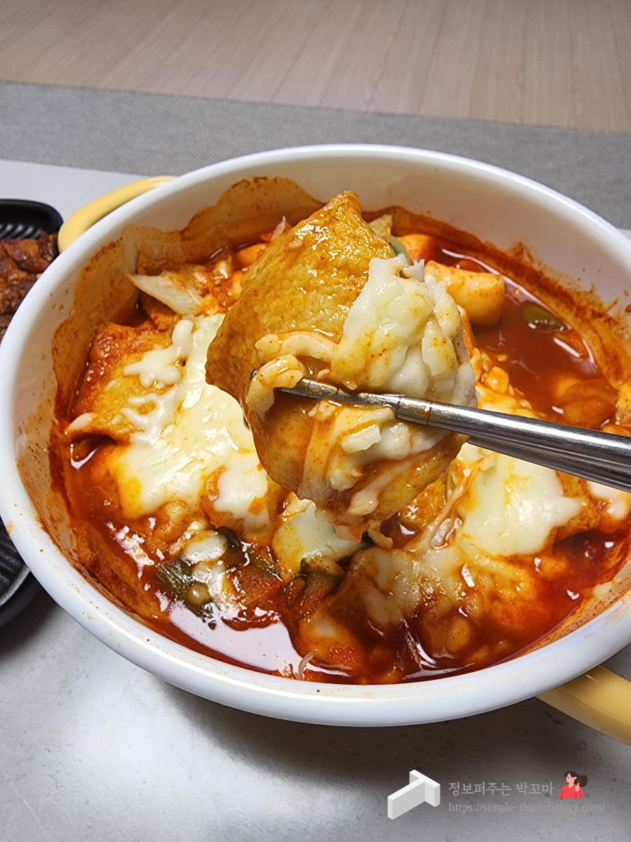 마켓컬리 금미옥 쌀떡볶이, 비 오는 날은 맛있는 떡볶이가 국룰 12 ywAAAAAAQABAAACAUwAOw==