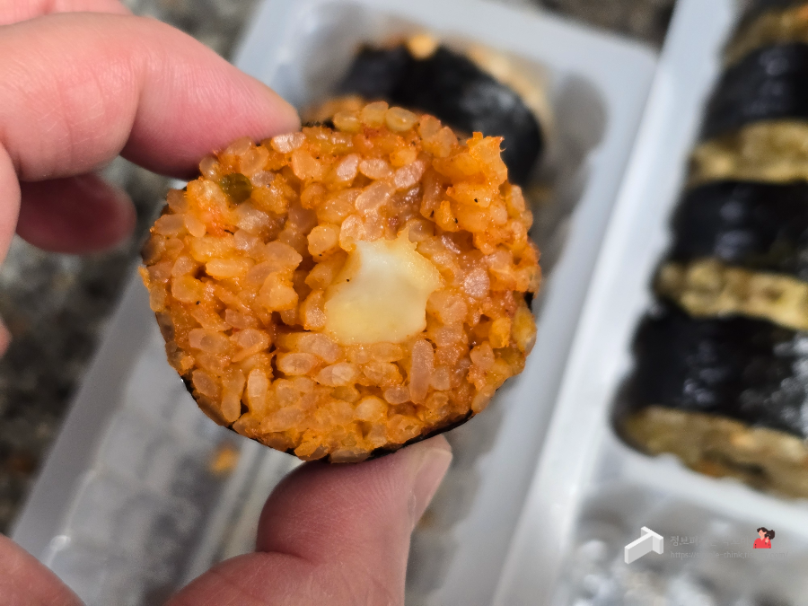 피코크 냉동김밥 얼얼 땡초김밥, 매콤 치즈김밥 신제품 내 돈 내산 후기 16 ywAAAAAAQABAAACAUwAOw==