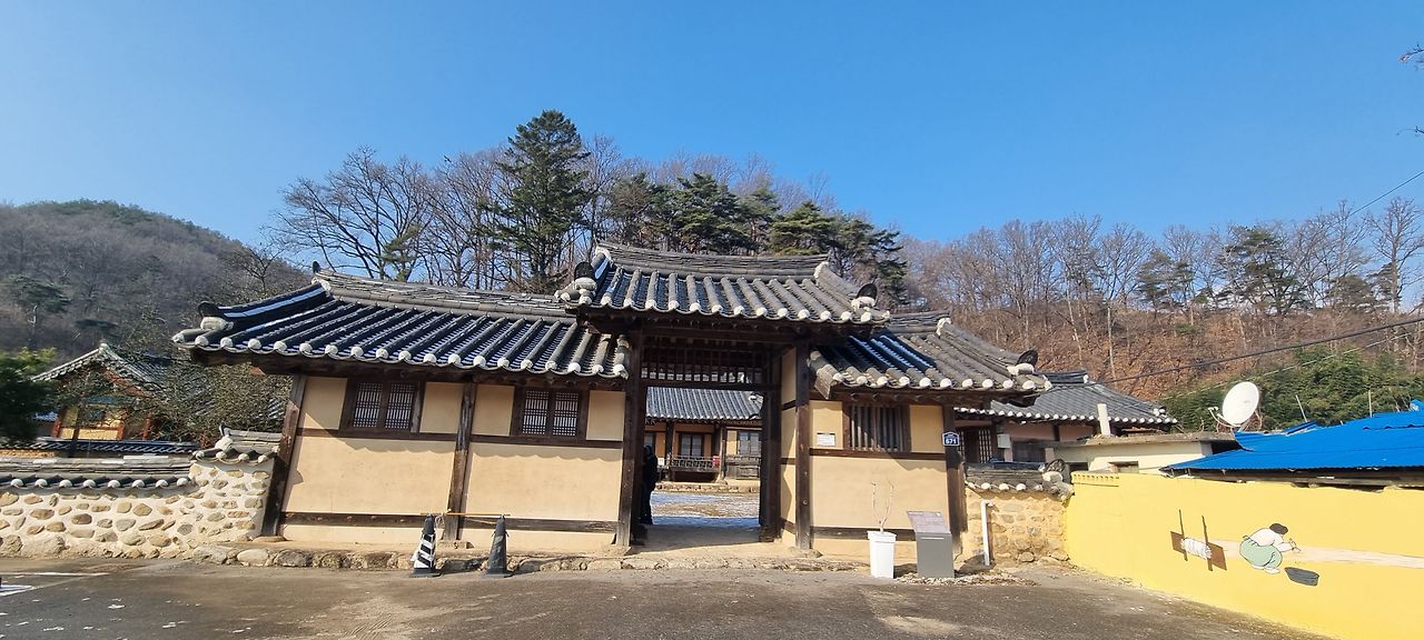 문경 장수황씨 종택 (경상북도 유형문화재 제163호)-경북 문경시 산북면 금천로 671(산북면 대하리 46…