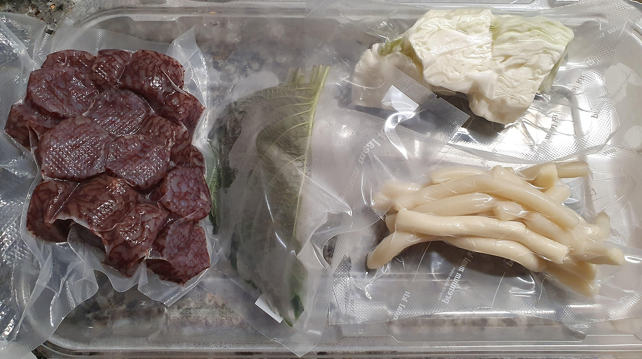 마켓컬리 하루한킷 신림동백순대 밀키트 4 ywAAAAAAQABAAACAUwAOw==