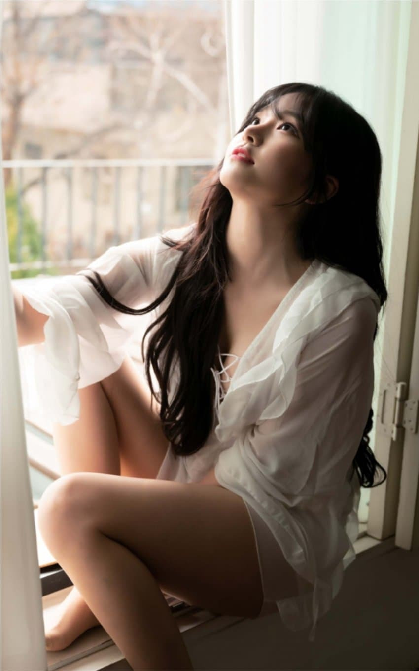 박민정 가슴골