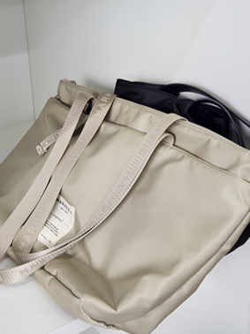 [잡담] 내 애용 가방 디즈니 버전 나온거 같은데 살까 말까... | 인스티즈