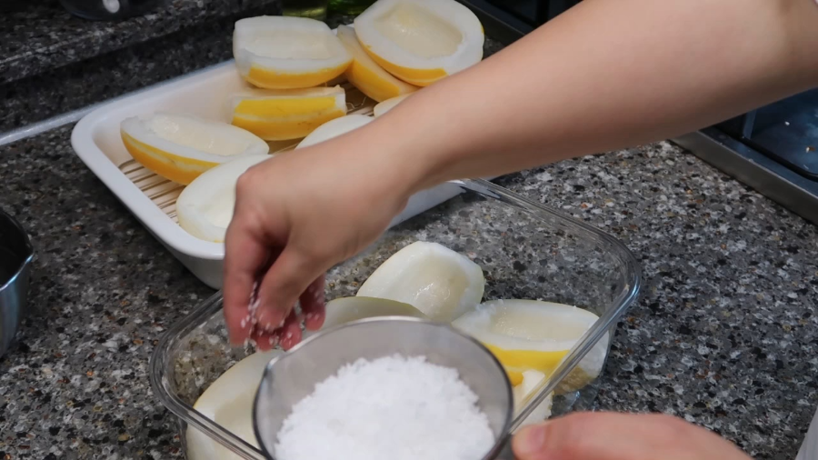 참외장아찌 만드는 방법 아삭아삭 식감이 좋은 여름 장아찌 황금레시피 25 참외장아찌-황금레시피-참외손질
