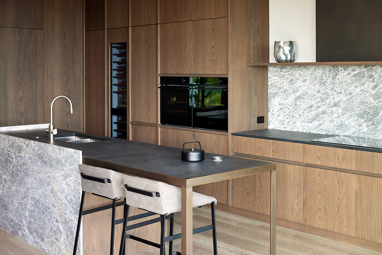 [ MONK MACKENZIE, ARTIFACT PROPERTY AND AMELIA HOLMES ] JERVOIS