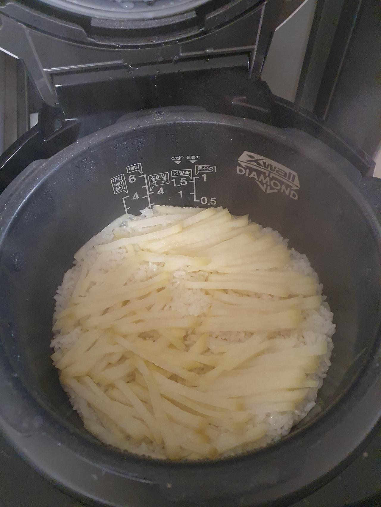 전기밥솥으로 간단하게 무밥만들기 5 ywAAAAAAQABAAACAUwAOw==