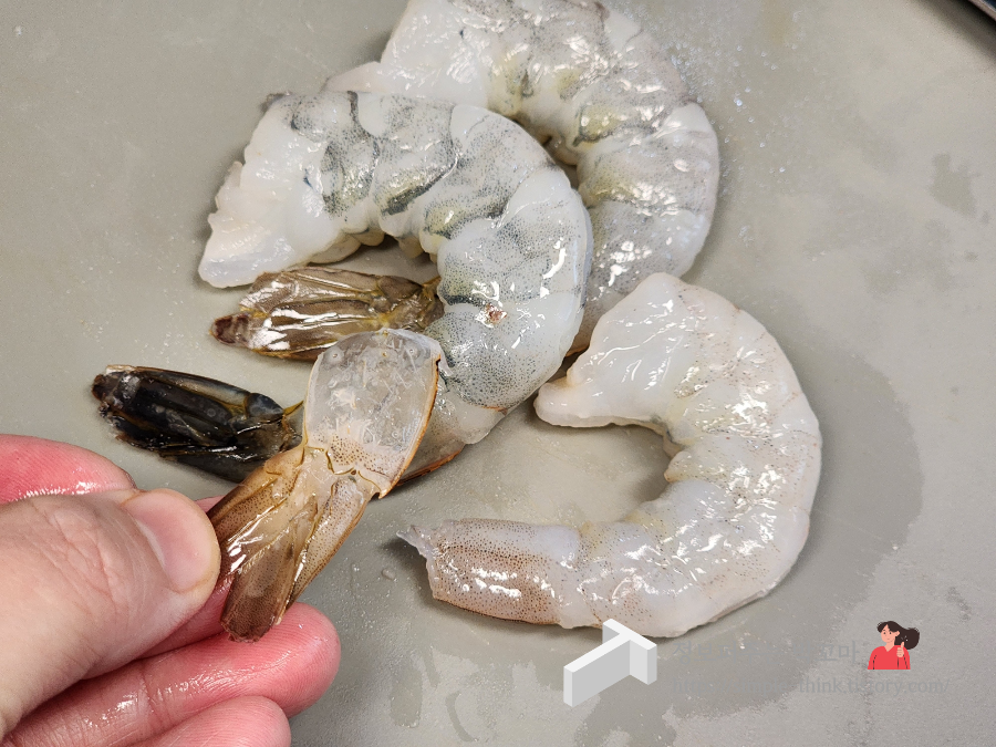 푸팟퐁커리 황금레시피 집에서 쉽게 맛살로 만들어보세요 3 푸팟퐁커리-재료-새우
