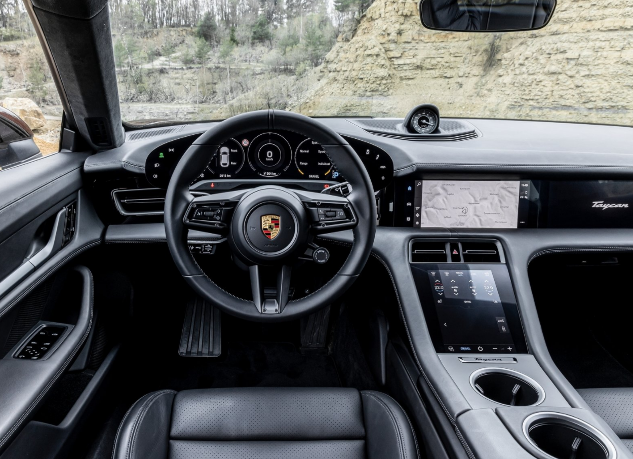 Porsche taycan салон