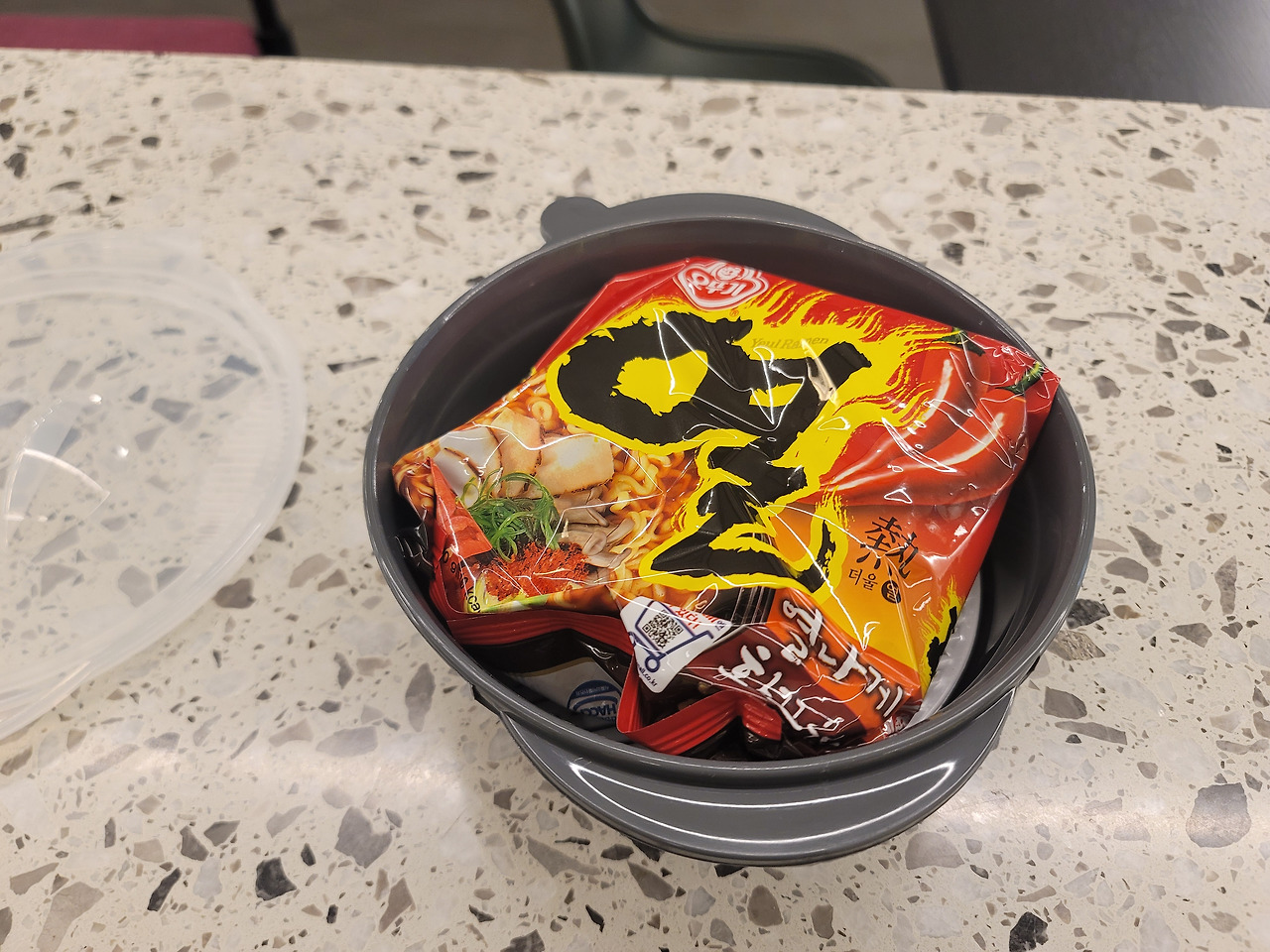 라면, 전자레인지 열라면 맛 후기 (Feat. 이지앤프리 맛쿡 라면용기)