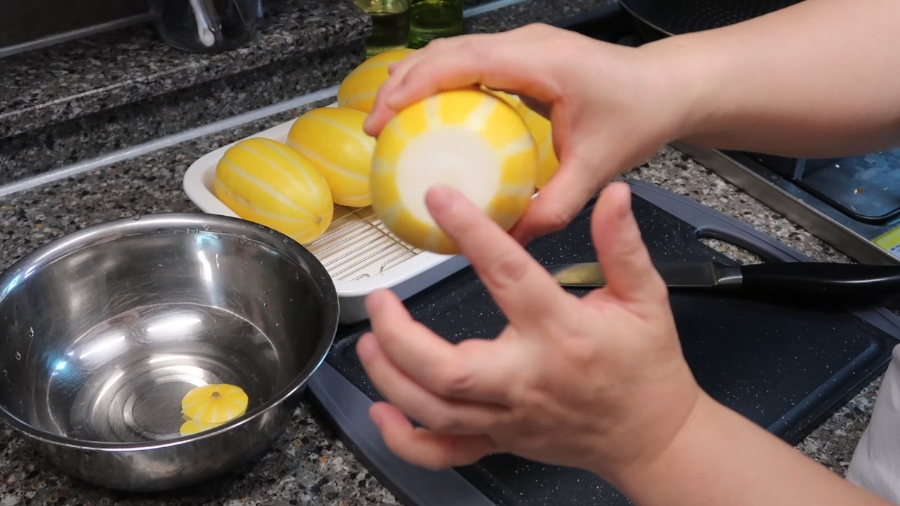 참외장아찌 만드는 방법 아삭아삭 식감이 좋은 여름 장아찌 황금레시피 17 참외장아찌-황금레시피-참외손질